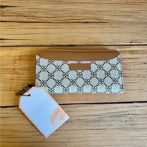 NWT Amy Miller Collection Zip Wallet